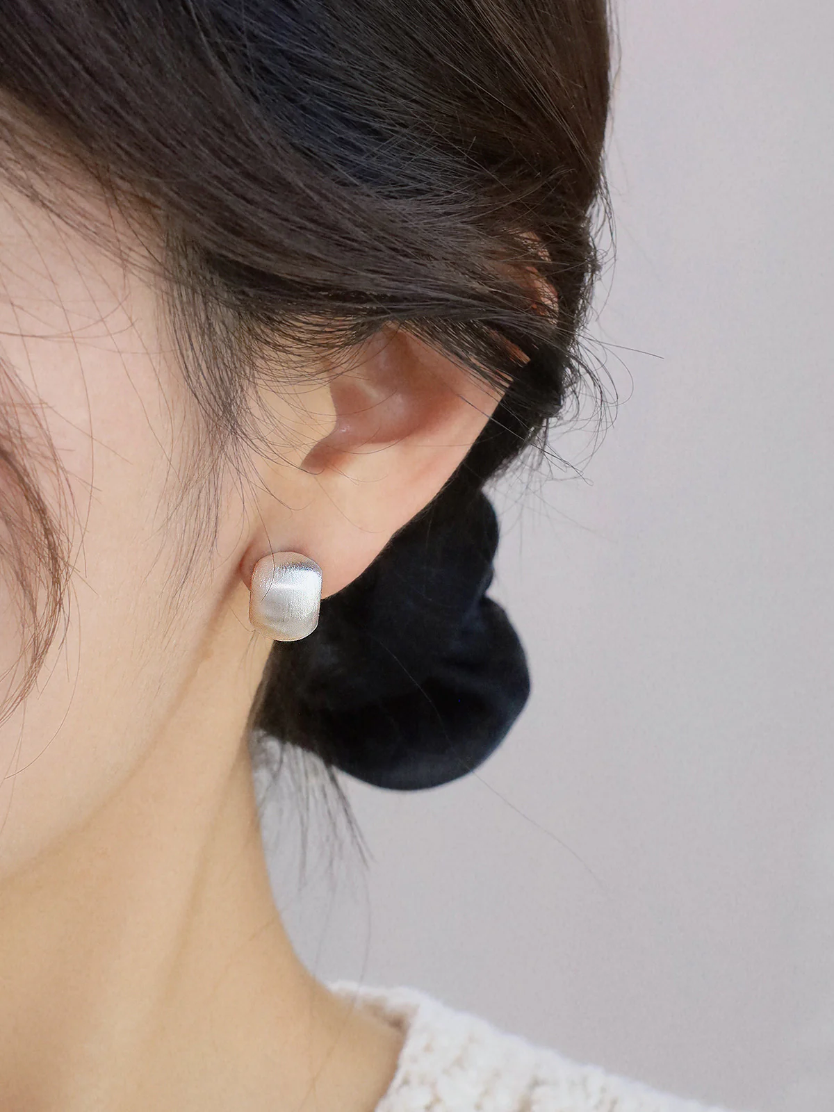 Frosted adzuki Doudou French niche earrings women's ins style high-end sense simple and versatile earrings temperament earrings e006 - Image 5