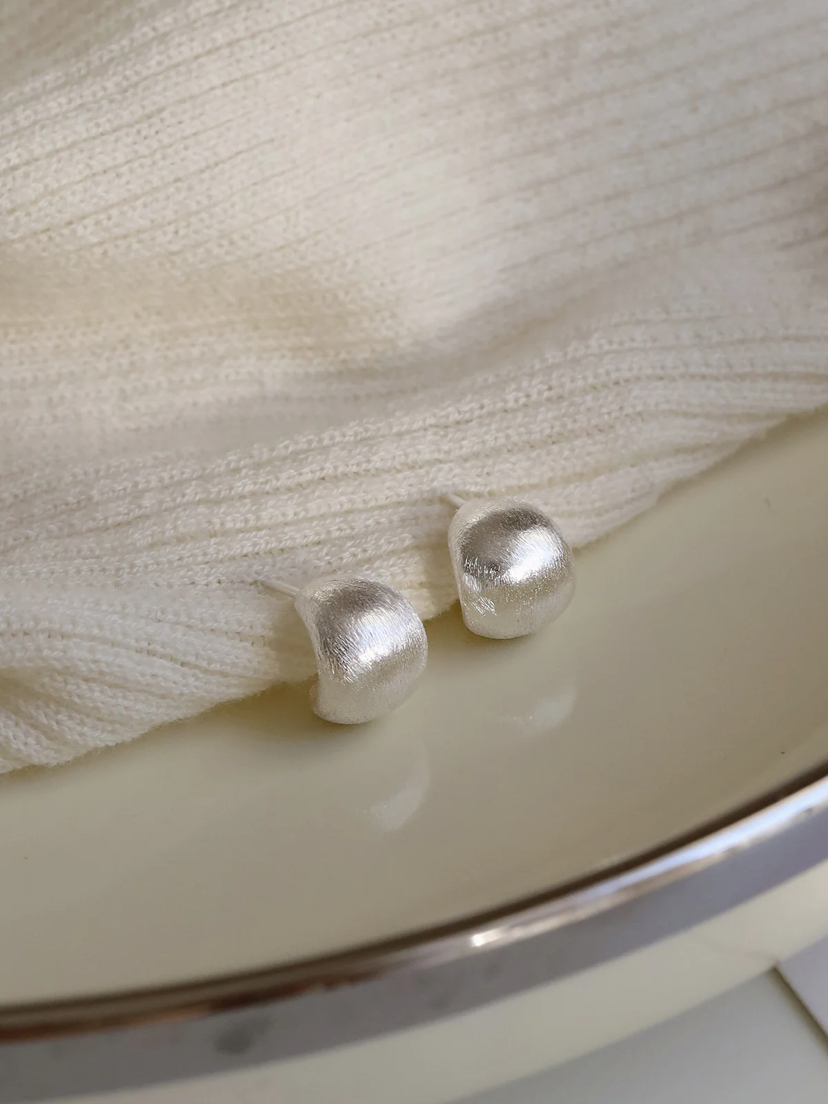 Frosted earrings women's sterling silver niche design high-end silver earrings temperament hypoallergenic earrings e007 - Image 3